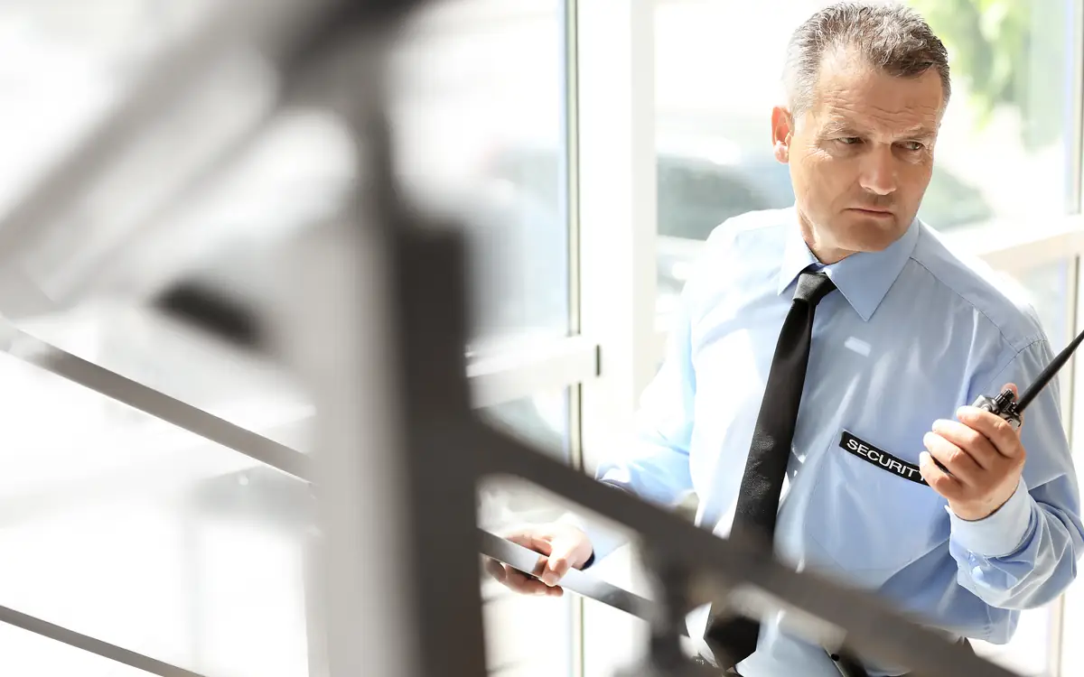 Sicherheitsmitarbeiter der Secure Standards GmbH beim Objektschutz und Werkschutz in Frankfurt