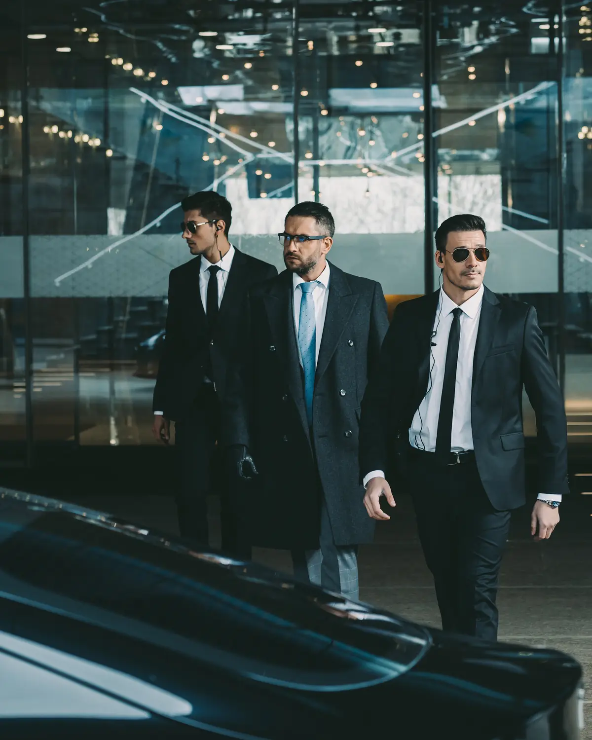 Sicherheitspersonal der Secure Standards GmbH beim Personen- und Begleitschutz in Frankfurt